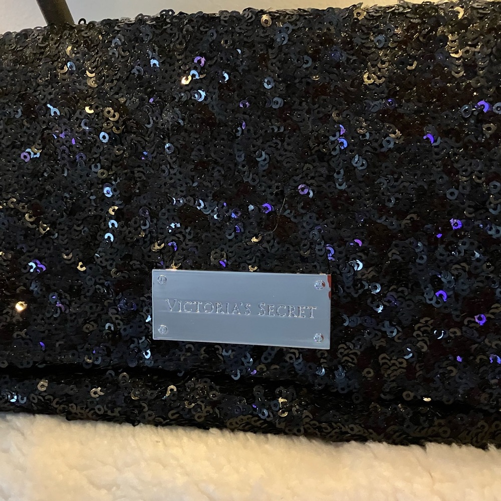 NWT Victoria’s Secret Black Sequins w/Black Satin Lining & Silver Details Clutch